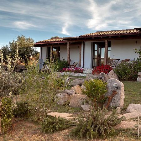 アリエントゥ Agriturismo Nuraghe Tuttusoniヴィラ エクステリア 写真