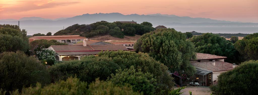 アリエントゥ Agriturismo Nuraghe Tuttusoniヴィラ エクステリア 写真